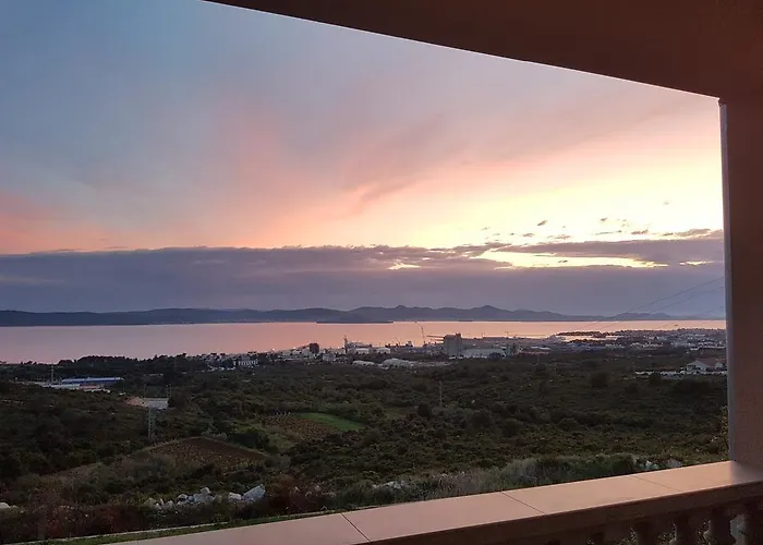 Sunset Apartment *
